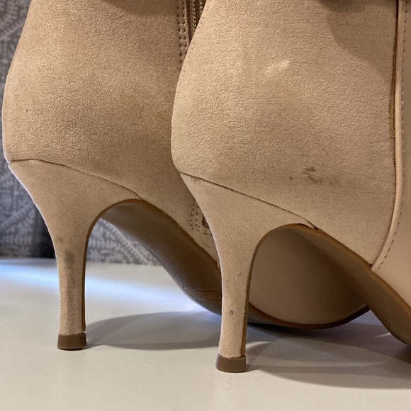 Dian 9x9 Dress Booties - Picture 7 of 10